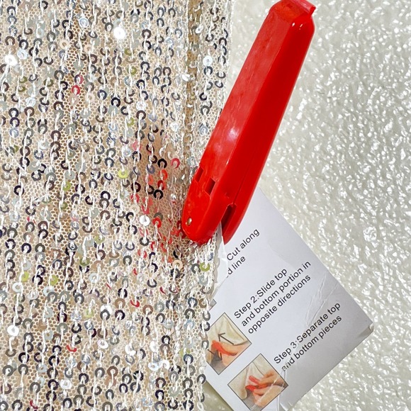 Mac Duggal NWT Sequin Sleeveless Column Gown Nude Silver Size 8 11276 - Picture 5 of 8